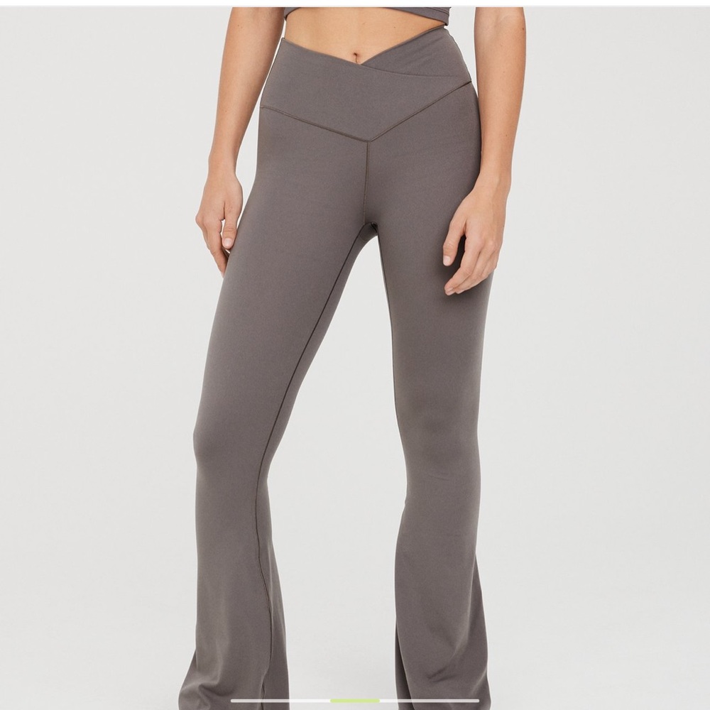 Aerie offline flare leggings LIGHT BEIGE COLOR